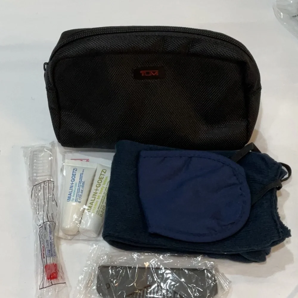 Tumi for Delta dopp air comfort bag plus